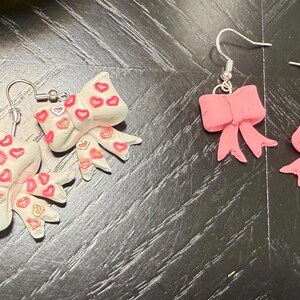 Jewelry Dangle Bow Earring White and Pink Sparkle