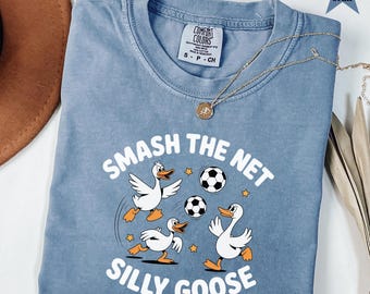 Camiseta divertida para mamá futbolera, colores cómodos, camiseta de fútbol de Silly Goose, camiseta para el día del partido de fútbol, camiseta de entrenador de fútbol, regalo para fan, camiseta de mamá futbolera