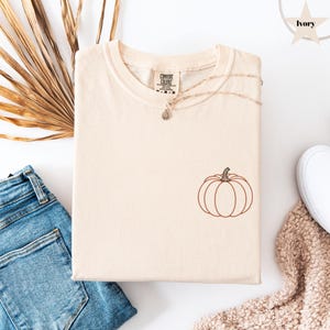 Pumpkin Comfort Colors Halloween Tee, Pumpkin Outline T-Shirt, Simple Fall Pumpkin Crewneck T-Shirt, Minimal Fall Long Sleeve T-Shirt