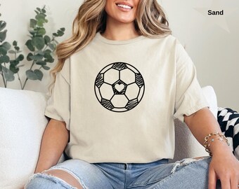 Camiseta de fútbol bonita, camiseta para mamá futbolera, regalos para mamá, camiseta con corazón de balón de fútbol, camiseta del equipo de fútbol, camiseta del día del partido, camiseta del día del partido con balón de fútbol