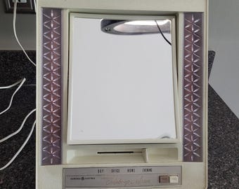 Vintage GE Lighted Makeup Mirror Model B21M-1 Lighted Vanity Mirror 4 Settings