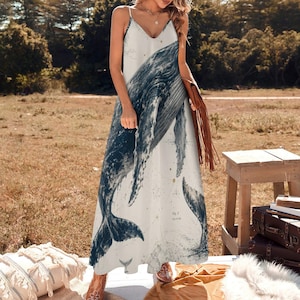 Vestido longo com estampa de baleia, estilo praiano/marinho. imagem 13
