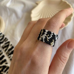 Zebra print beaded ring, Zebra print jewelry, Animal Print jewelry, Trendy Jewelry, Striped Ring, Gift for her, Animal themed party
