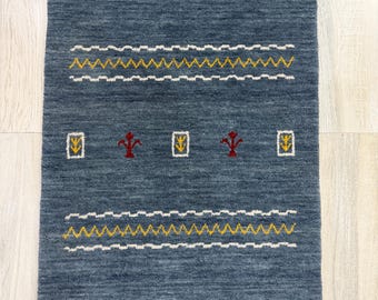 Handmade Gabbeh Wool Rug: Grey Traditional Oriental Persian Accent Rug 2 x 3 ft