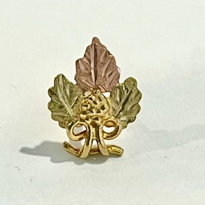 12k Vintage Black Hills Gold Tri-Tone Grape Leaf Tie Tack