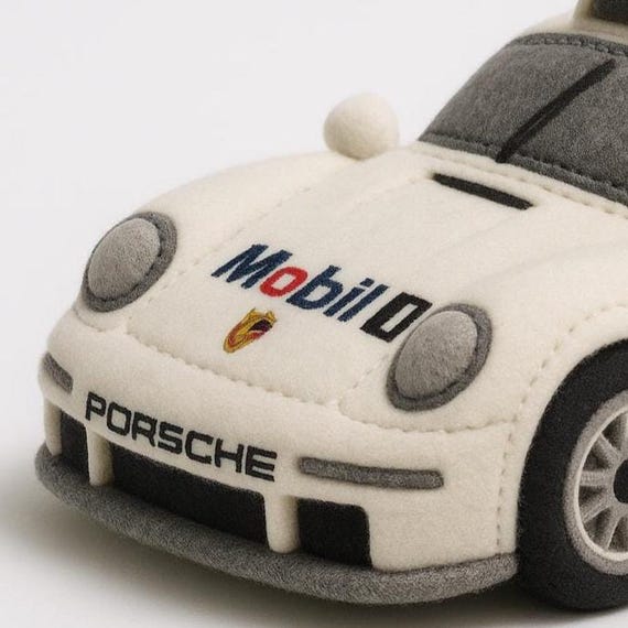 ポルシェ911 GT1 ぬいぐるみポスター – 子供と車愛好家のためのル