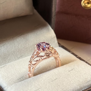 Unique Alexandrite Ring, 925 Sterling Silver Engagement Ring, Promise Ring, Alexandrite Color Changing Gemstone,  Perfect Gift for her