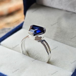 Royal Blue Sapphire Ring, 925 Solid Sterling Silver Engagement Ring, September Birthstone Gift for her, Jewellery For Men&#39;s