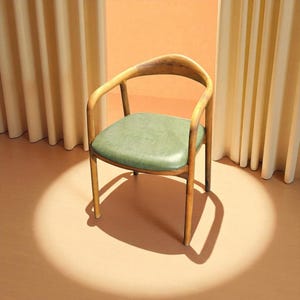 Chair for Kitchen & Home Decor Seating – Stylish, Cushioned Seat for Dining Room Table
