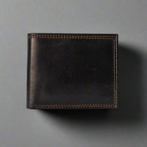 Handmade Leather Bifold Wallet: Slim Minimalist Design