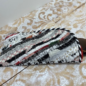 Eyeglass case, sunglass case, eyeglass zipper case, black and white eyeglass case, oversize glasses case of repurposed fabrics
