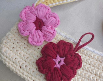 Crochet Bag Charm Pattern PDF + Video | Flower Keychain Crochet | Beginner DIY Gift