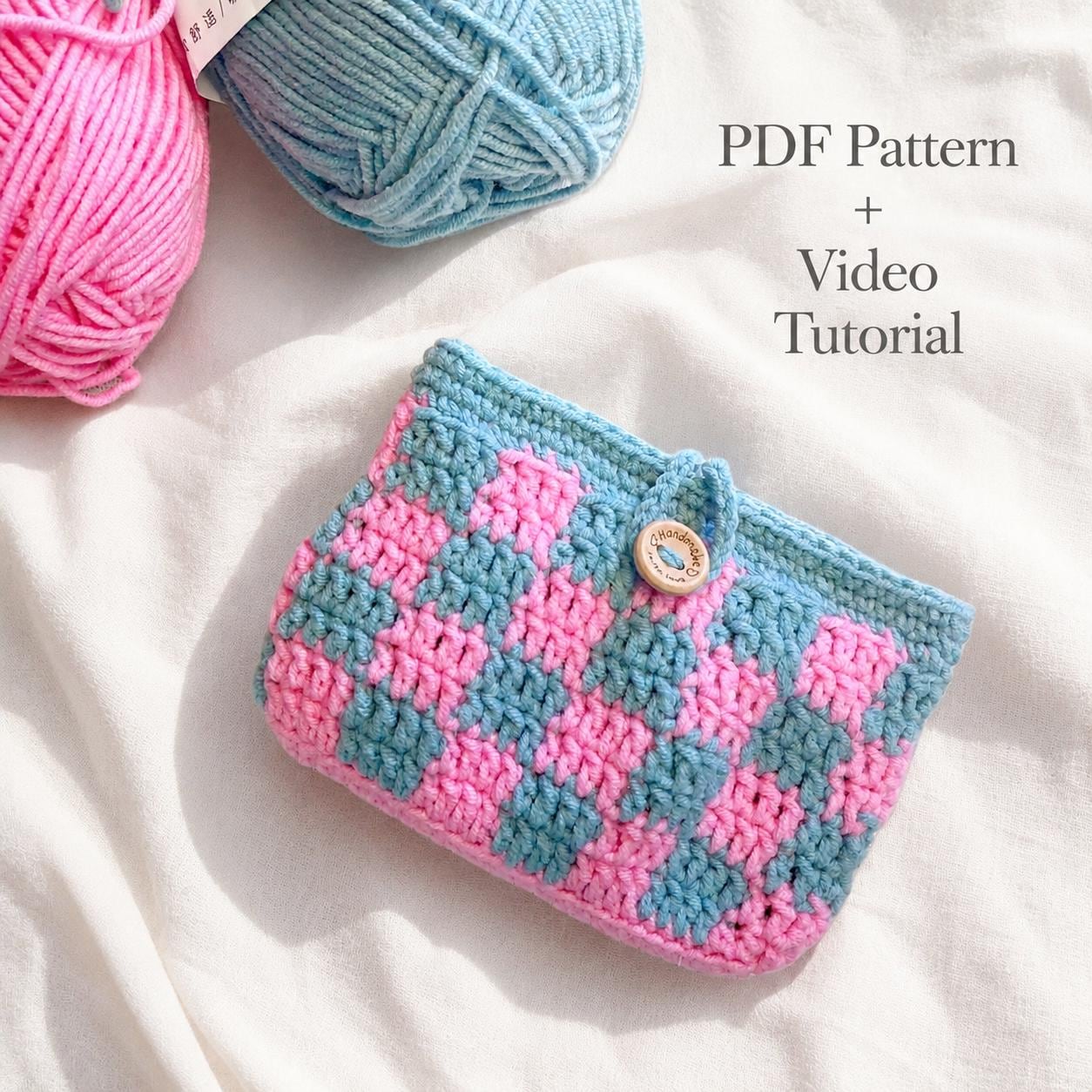 40 Small Purse Crochet Patterns for Chic, Portable Bags and Mini Accessories 9 Checkered Crochet Card Holder