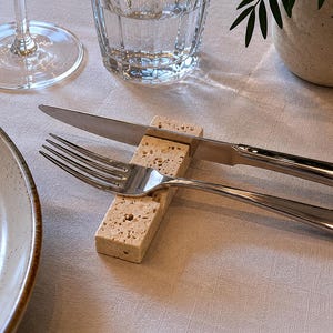 Set of 6 Travertine Cutlery Rests – Handmade Natural Stone Knife Holders – Luxury Table Decor – Modern Dining Accessories