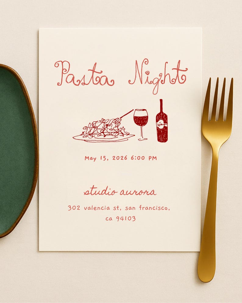 Pu&ograve; includere: Invito color crema con testo rosso "Pasta Night". Sotto il titolo c'&egrave; un disegno di pasta, un bicchiere di vino e una bottiglia di vino. La data, l'ora e l'indirizzo dello studio sono indicati.