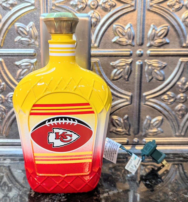 Kansas City Chiefs Liquor Bottle Lamp, Man Cave Bar Decor, Chiefs Fan Gift image 3