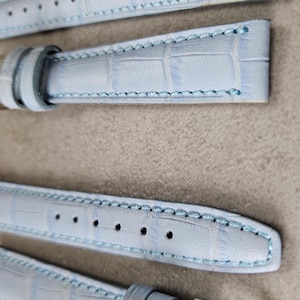 Correa de reloj unisex de 16 mm, correa de repuesto de cuero azul claro con relieve de cocodrilo.