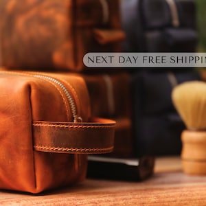 Laser Engraved Leather Travel Kit – Personalized Toiletry Bag for Anniversaries, Groomsmen, or Him