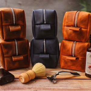 Men&#39;s Toiletry Bag Personalized Gifts for Him, Groomsmen Gifts, Custom Leather Engraved Dopp Kit For Men, Birthday Gifts, Dad Gifts