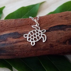 Sterling Silver Sea Turtle Necklace, Sea Turtle Charm Necklace, Beach Jewelry, Ocean Jewelry, Silver Turtle Necklace, Sea Turtle Jewelry