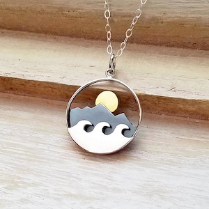 Berg Kette mit Wellen, Sonne oder Mond, Gebirgskette, Sterling Silber Schmuck für Frauen, Outdoor Halskette, Ozean Halskette