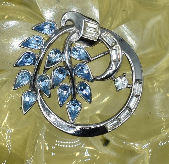 Crown Trifari blue rhinestone silver toned-wreath… - image 1