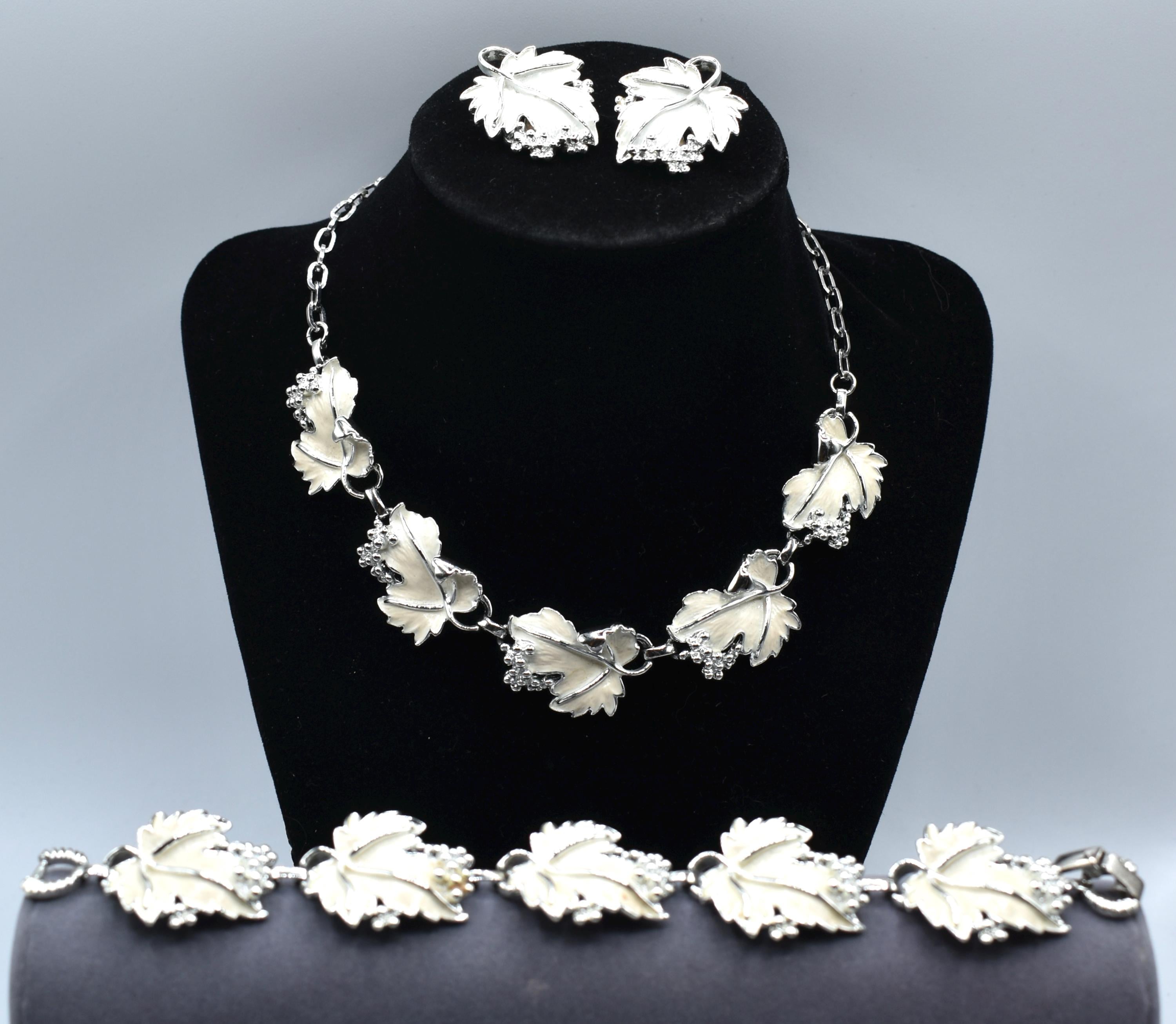 Vintage Sarah Coventry Whispering Leaves Statement Necklace