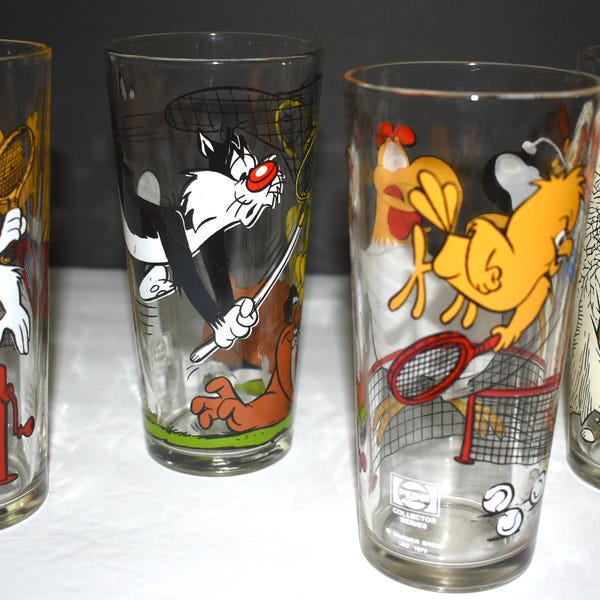 1976 Looney Tunes Pepsi Collector Glass, Warner Brothers Characters