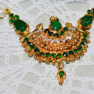 Vintage Fresh Water Pearl and Jade Necklace and earrings Green and Clear Rhinestones in Gold setting