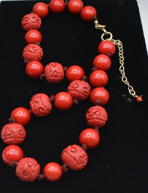Vintage Red Cinnabar beaded necklace Chinese cinna