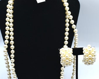 NWT Park Lane Classic Glass Pearl Necklace,Earrings and bracelet, knotted shinny pearls with the real look, clip earrings stretch bracelet