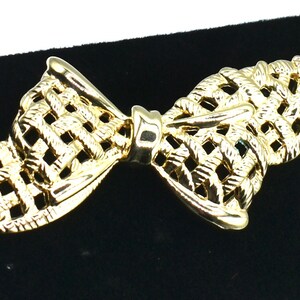 New Vintage Park Lane Bow Pin Gold Plated Basketweave Design, Mint from estate collection