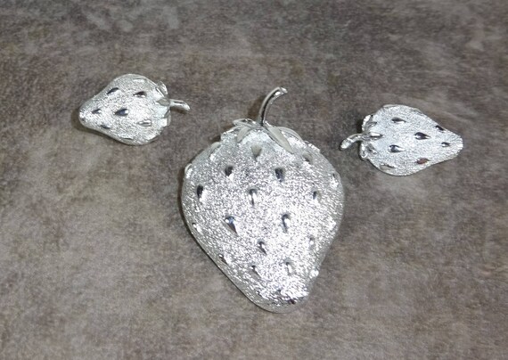 Sarah Coventry Silver Strawberry Brooch & Earrings