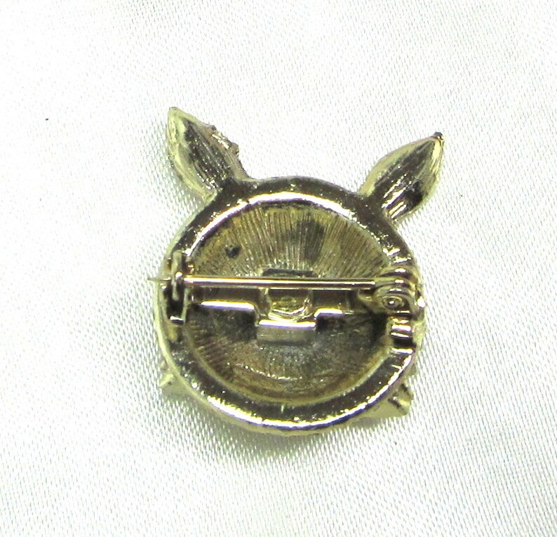 Vintage Figural Cat head Brooch Pin Aurora Borealis Rhinestones Pave Emerald Eyes