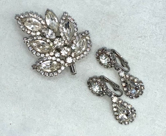 Vintage weiss rhinestone leaf brooch and married … - image 7