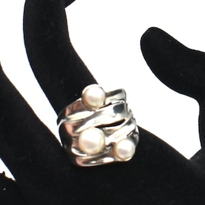 Signed HG Israel 925 Cultured Pearls, Beautiful Ring Size 9