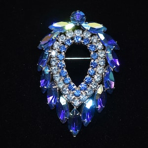 Sarah Coventry DeLizza & Elster Blue Lagoon Rhinestone Brooch Pin Rhodium Plate