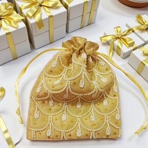 Sacchetti Potli in seta grezza da 5*7 pollici per bomboniere da donna, regalo per Mehendi e Sangeet.