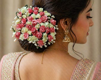 Moño nupcial indio con flores para mujer, accesorio para el cabello Veni rosa y blanco.