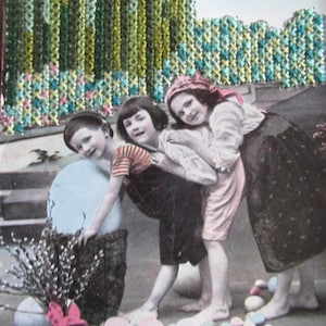 carte postale de broderie vintage - dans le parc