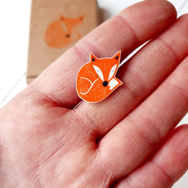 Fox pin - fox badge - jewelry - fox jewellery - sleeping fox pin - linocut - Kat Lendacka - animal pin - shrink plastic