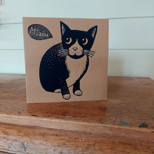 Chat noir, carte originale imprimée à la main, carte linogravure, carte de voeux vierge, carte kraft marron, frais de port gratuits au Royaume-Uni,
