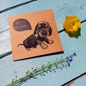 Geburtstag Wurst Hund, Tier Linolschnitt Karte, Original Hand gedruckt E-Card, Geburtstagskarte, braun Kraft Karte, kostenloser Versand in UK,