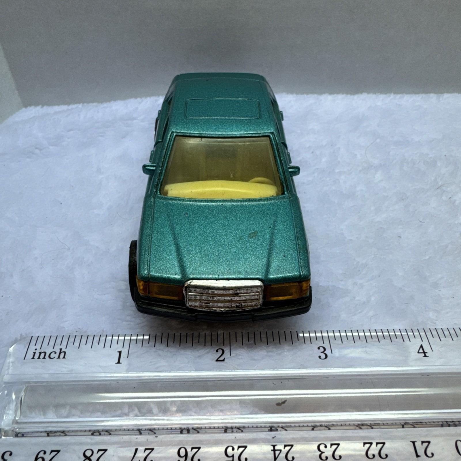 Voiture Miniature Majorette Mercedes 190 E 2.3-16S - N°231, Vert, échelle 1:59, Vintage, Occasion