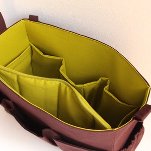 Plus grand organisateur de grand sac avec poche matelassée pour iPad et fermeture à glissière - brun et couleur vert