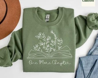 Retro Book Lover Shirt, Just One More Chapter Sweatshirt, Aesthetic Reading Tee, Book Club Matching Top, Cozy Librarian Gift Unisex