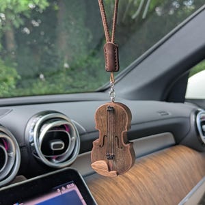 Geige Auto Charme handgemachte hölzerne Mini Geige hängende Verzierung für Musik-Liebhaber Geige Schlüsselbund Geschenk für Geiger Geschenk nette Tasche Zubehör