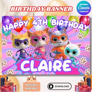 Puede incluir: Una pancarta de cumpleaños con gatos de superhéroes de dibujos animados, el texto dice "HAPPY 4TH BIRTHDAY" y el nombre "CLAIRE". La pancarta tiene un fondo rosa y morado con huellas de patas y globos.