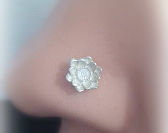 Lotus Nase Silber Ohrstecker - Lotus Tragus Piercing - Lotus Knorpel Bolzen - Lotus Nase Piercing - Yoga Piercing - Geschenk für indische Freundin