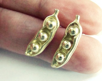 Peas in pod Earrings - Pea studs - Pod studs - Mother to be jewelry - Triplets Jewelry - Siblings Jewelry - Metalwork Studs